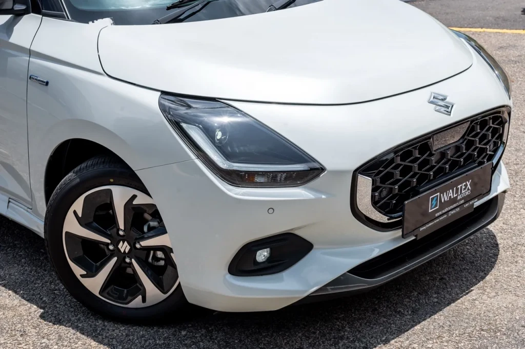 Suzuki Swift MZ 2023 Two-Tone Colour