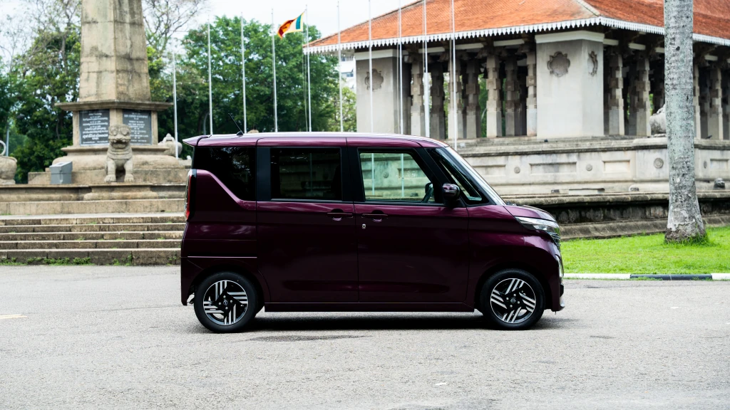 2025 Nissan Roox – Premium Purple Hybrid | 660cc CVT Automatic | Nearly New 110 km | Smart Features