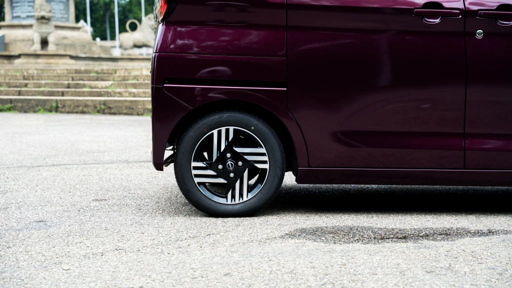 2025 Nissan Roox – Premium Purple Hybrid | 660cc CVT Automatic | Nearly New 110 km | Smart Features