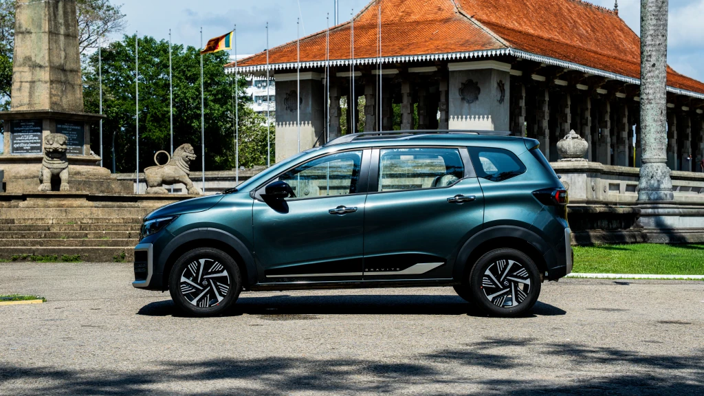 2026 Nissan Gravite Tekna Plus – Forest Green | 7-Seater | 1000cc Petrol | Automatic 5-Speed AMT | Brand New
